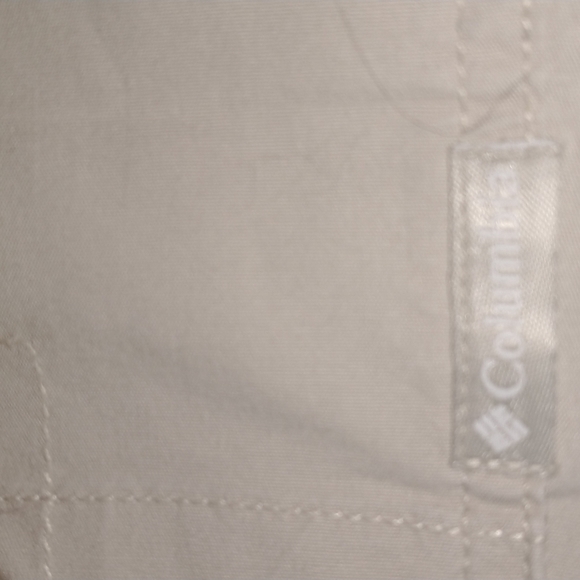 Columbia women's size 10 khaki 11.5" inseam khaki shorts - Picture 7 of 7